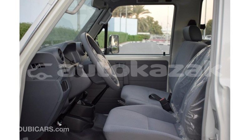 Big with watermark toyota land cruiser akmecet import dubai 2140