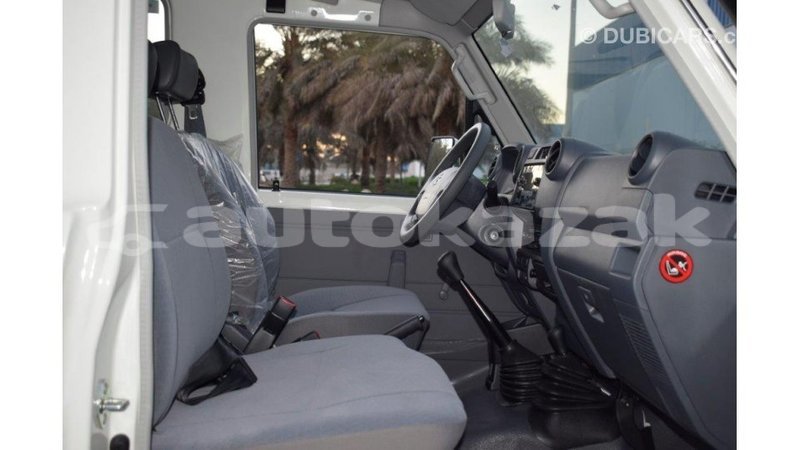 Big with watermark toyota land cruiser akmecet import dubai 2140