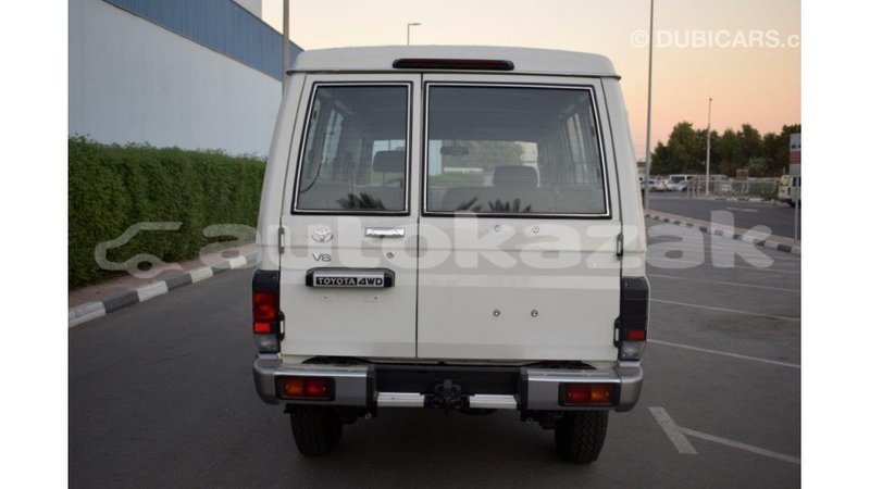 Big with watermark toyota land cruiser akmecet import dubai 2140