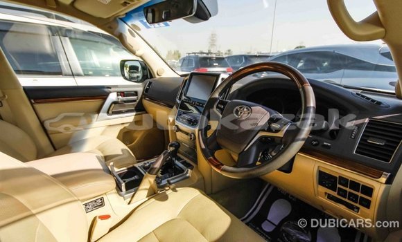Buy Import Toyota Land Cruiser White Car in Import - Dubai in Akmecet Buy Import Toyota Land Cruiser White Car in Import - Dubai in Akmecet
