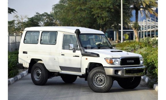 Buy Import Toyota Land Cruiser White Car in Import - Dubai in Akmecet Buy Import Toyota Land Cruiser White Car in Import - Dubai in Akmecet
