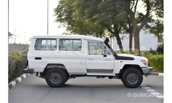 Buy Import Toyota Land Cruiser White Car in Import - Dubai in Akmecet Buy Import Toyota Land Cruiser White Car in Import - Dubai in Akmecet
