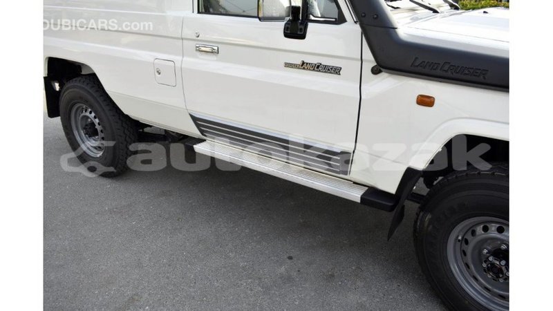 Big with watermark toyota land cruiser akmecet import dubai 2155