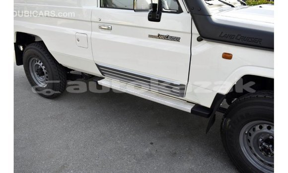 Buy Import Toyota Land Cruiser White Car in Import - Dubai in Akmecet Buy Import Toyota Land Cruiser White Car in Import - Dubai in Akmecet