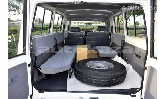 Buy Import Toyota Land Cruiser White Car in Import - Dubai in Akmecet Buy Import Toyota Land Cruiser White Car in Import - Dubai in Akmecet