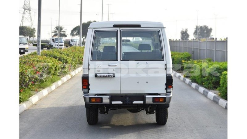 Big with watermark toyota land cruiser akmecet import dubai 2155