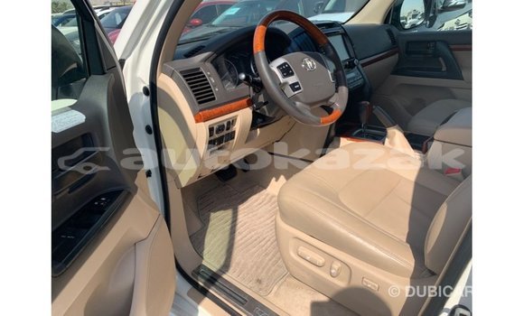 Buy Import Toyota Land Cruiser White Car in Import - Dubai in Akmecet Buy Import Toyota Land Cruiser White Car in Import - Dubai in Akmecet
