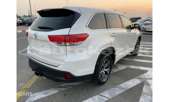 Buy Import Toyota Highlander White Car in Import - Dubai in Akmecet Buy Import Toyota Highlander White Car in Import - Dubai in Akmecet