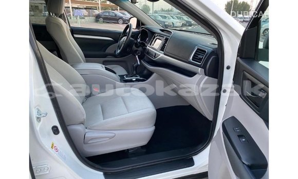 Buy Import Toyota Highlander White Car in Import - Dubai in Akmecet Buy Import Toyota Highlander White Car in Import - Dubai in Akmecet