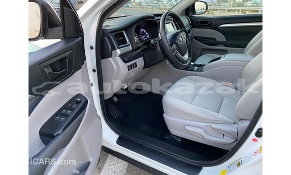 Buy Import Toyota Highlander White Car in Import - Dubai in Akmecet Buy Import Toyota Highlander White Car in Import - Dubai in Akmecet