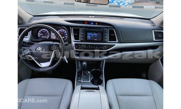 Buy Import Toyota Highlander White Car in Import - Dubai in Akmecet Buy Import Toyota Highlander White Car in Import - Dubai in Akmecet