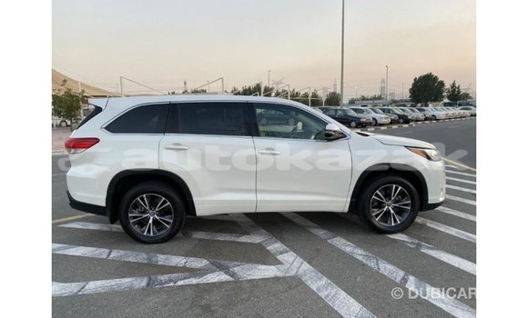 Buy Import Toyota Highlander White Car in Import - Dubai in Akmecet Buy Import Toyota Highlander White Car in Import - Dubai in Akmecet