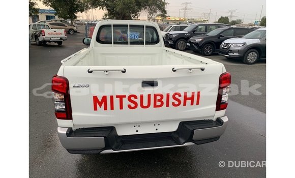 Buy Import Mitsubishi L200 White Car in Import - Dubai in Akmecet Buy Import Mitsubishi L200 White Car in Import - Dubai in Akmecet