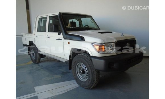 Buy Import Toyota Land Cruiser White Car in Import - Dubai in Akmecet Buy Import Toyota Land Cruiser White Car in Import - Dubai in Akmecet