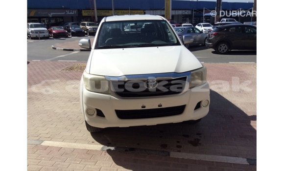 Buy Import Toyota Hilux White Car in Import - Dubai in Akmecet Buy Import Toyota Hilux White Car in Import - Dubai in Akmecet