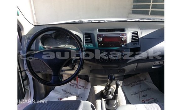 Buy Import Toyota Hilux White Car in Import - Dubai in Akmecet Buy Import Toyota Hilux White Car in Import - Dubai in Akmecet