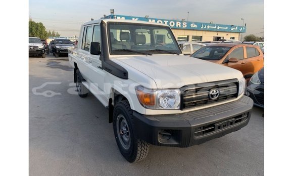 Buy Import Toyota Land Cruiser White Car in Import - Dubai in Akmecet Buy Import Toyota Land Cruiser White Car in Import - Dubai in Akmecet