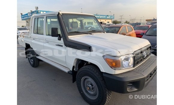Buy Import Toyota Land Cruiser White Car in Import - Dubai in Akmecet Buy Import Toyota Land Cruiser White Car in Import - Dubai in Akmecet