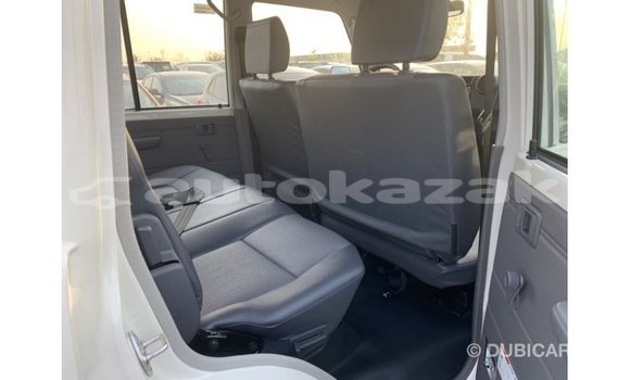 Buy Import Toyota Land Cruiser White Car in Import - Dubai in Akmecet Buy Import Toyota Land Cruiser White Car in Import - Dubai in Akmecet