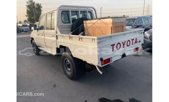Buy Import Toyota Land Cruiser White Car in Import - Dubai in Akmecet Buy Import Toyota Land Cruiser White Car in Import - Dubai in Akmecet