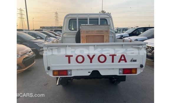 Buy Import Toyota Land Cruiser White Car in Import - Dubai in Akmecet Buy Import Toyota Land Cruiser White Car in Import - Dubai in Akmecet