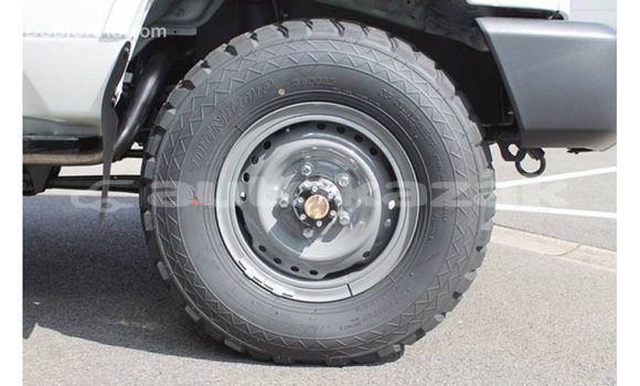 Buy Import Toyota Land Cruiser White Car in Import - Dubai in Akmecet Buy Import Toyota Land Cruiser White Car in Import - Dubai in Akmecet