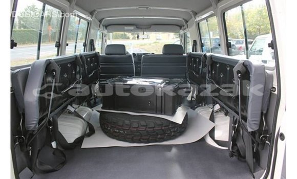 Buy Import Toyota Land Cruiser White Car in Import - Dubai in Akmecet Buy Import Toyota Land Cruiser White Car in Import - Dubai in Akmecet