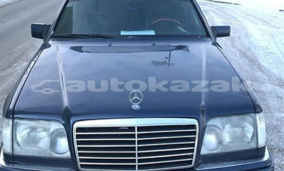Buy Used Mercedes-Benz E-klasse Blue Car in Astana in Akmola