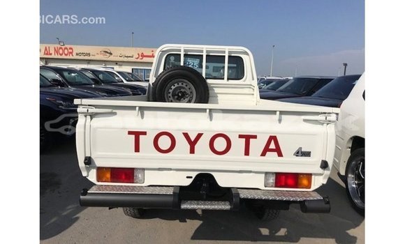 Buy Import Toyota Land Cruiser White Car in Import - Dubai in Akmecet Buy Import Toyota Land Cruiser White Car in Import - Dubai in Akmecet