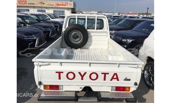 Buy Import Toyota Land Cruiser White Car in Import - Dubai in Akmecet Buy Import Toyota Land Cruiser White Car in Import - Dubai in Akmecet