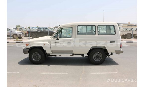 Buy Import Toyota Land Cruiser White Car in Import - Dubai in Akmecet Buy Import Toyota Land Cruiser White Car in Import - Dubai in Akmecet