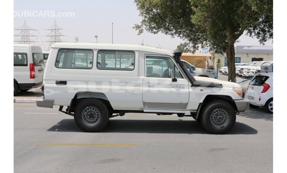 Buy Import Toyota Land Cruiser White Car in Import - Dubai in Akmecet Buy Import Toyota Land Cruiser White Car in Import - Dubai in Akmecet