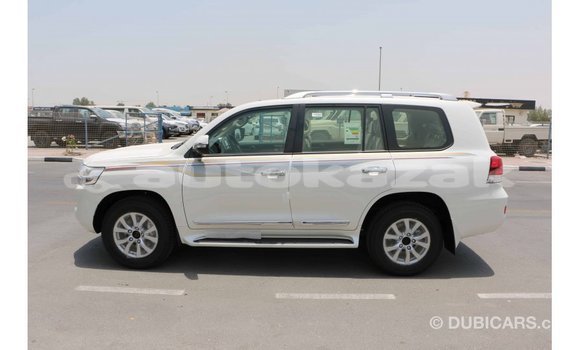 Buy Import Toyota Land Cruiser White Car in Import - Dubai in Akmecet Buy Import Toyota Land Cruiser White Car in Import - Dubai in Akmecet