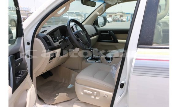 Buy Import Toyota Land Cruiser White Car in Import - Dubai in Akmecet Buy Import Toyota Land Cruiser White Car in Import - Dubai in Akmecet