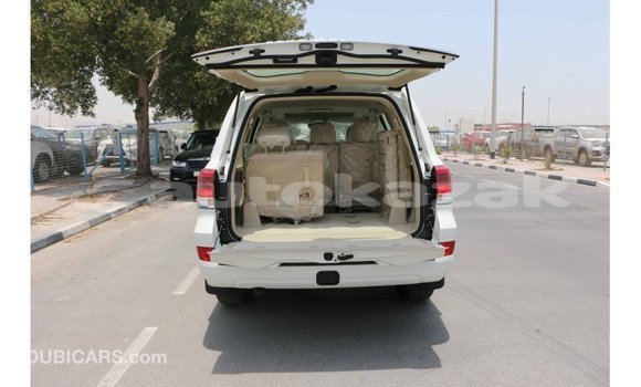 Buy Import Toyota Land Cruiser White Car in Import - Dubai in Akmecet Buy Import Toyota Land Cruiser White Car in Import - Dubai in Akmecet