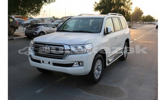 Buy Import Toyota Land Cruiser White Car in Import - Dubai in Akmecet Buy Import Toyota Land Cruiser White Car in Import - Dubai in Akmecet