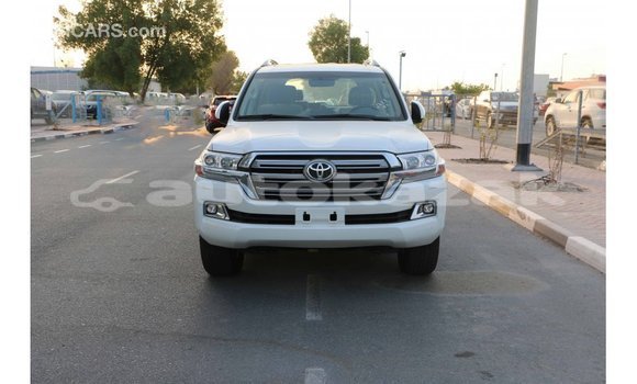 Buy Import Toyota Land Cruiser White Car in Import - Dubai in Akmecet Buy Import Toyota Land Cruiser White Car in Import - Dubai in Akmecet