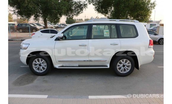 Buy Import Toyota Land Cruiser White Car in Import - Dubai in Akmecet Buy Import Toyota Land Cruiser White Car in Import - Dubai in Akmecet