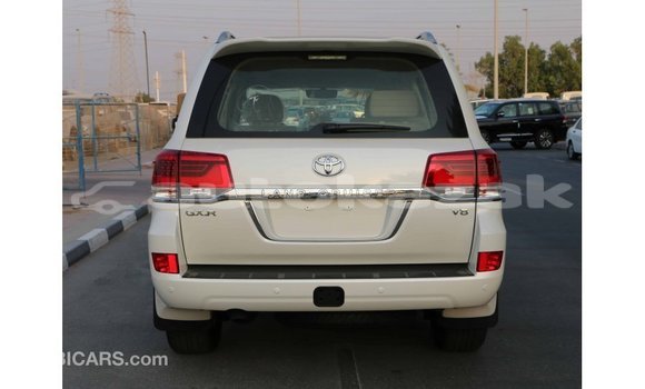 Buy Import Toyota Land Cruiser White Car in Import - Dubai in Akmecet Buy Import Toyota Land Cruiser White Car in Import - Dubai in Akmecet