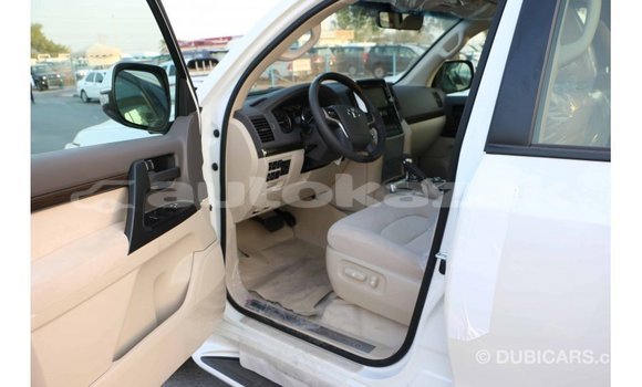 Buy Import Toyota Land Cruiser White Car in Import - Dubai in Akmecet Buy Import Toyota Land Cruiser White Car in Import - Dubai in Akmecet