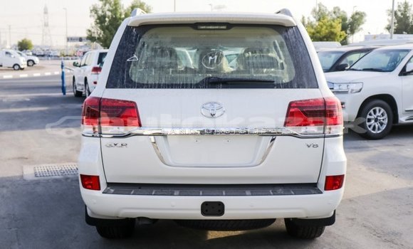 Buy Import Toyota Land Cruiser White Car in Import - Dubai in Akmecet Buy Import Toyota Land Cruiser White Car in Import - Dubai in Akmecet