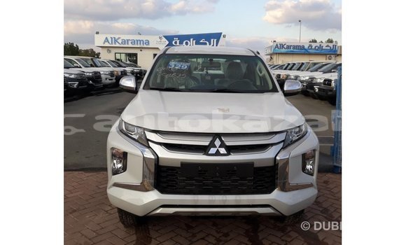 Buy Import Mitsubishi L200 White Car in Import - Dubai in Akmecet Buy Import Mitsubishi L200 White Car in Import - Dubai in Akmecet