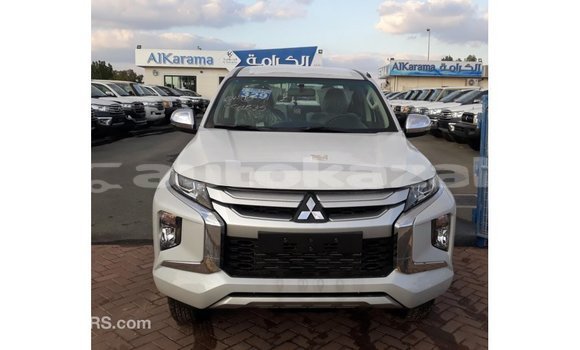 Buy Import Mitsubishi L200 White Car in Import - Dubai in Akmecet Buy Import Mitsubishi L200 White Car in Import - Dubai in Akmecet
