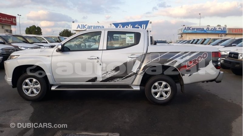 Big with watermark mitsubishi l200 akmecet import dubai 2326