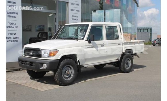 Buy Import Toyota Land Cruiser White Car in Import - Dubai in Akmecet Buy Import Toyota Land Cruiser White Car in Import - Dubai in Akmecet