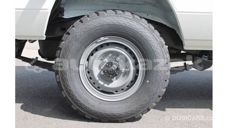 Big with watermark toyota land cruiser akmecet import dubai 2347