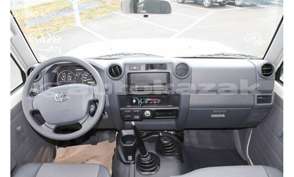 Buy Import Toyota Land Cruiser White Car in Import - Dubai in Akmecet Buy Import Toyota Land Cruiser White Car in Import - Dubai in Akmecet