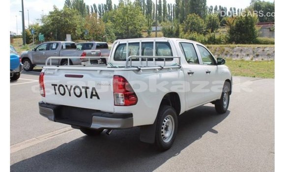 Buy Import Toyota Hilux White Car in Import - Dubai in Akmecet Buy Import Toyota Hilux White Car in Import - Dubai in Akmecet