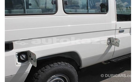 Buy Import Toyota Land Cruiser White Car in Import - Dubai in Akmecet Buy Import Toyota Land Cruiser White Car in Import - Dubai in Akmecet