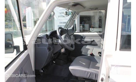 Buy Import Toyota Land Cruiser White Car in Import - Dubai in Akmecet Buy Import Toyota Land Cruiser White Car in Import - Dubai in Akmecet
